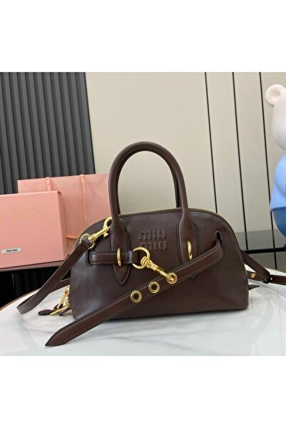 Generic A distinctive women's bag