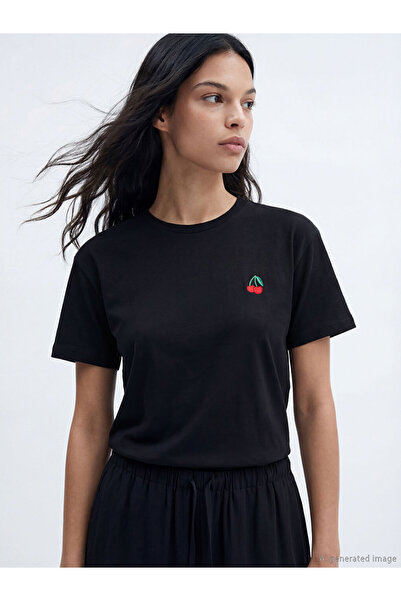 LC Waikiki تي شيرت نسائي أسود مطرز بياقة دائرية من GÜLİS GİYİM للموسم الجديد