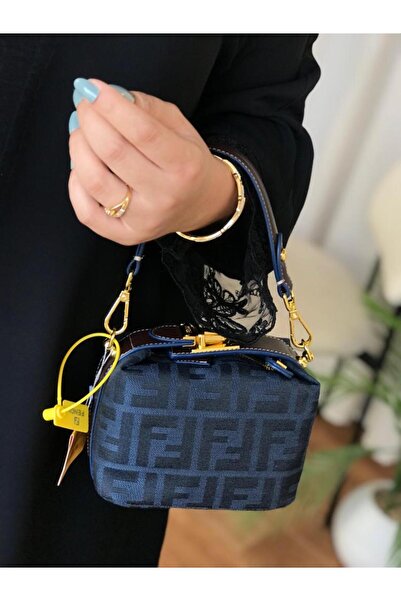 Fendi حقيبة بورتفوي وحقيبة يد صغيرة من ماركة Çanta