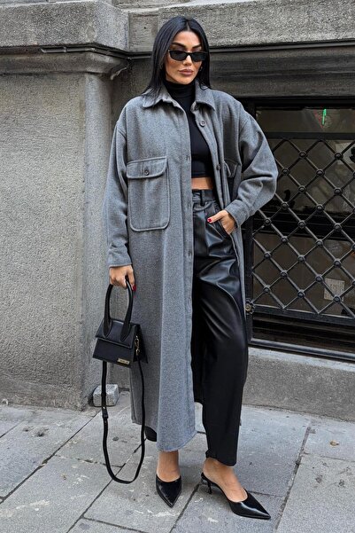 Lijuri Oversized button-down long coat with pockets 7131