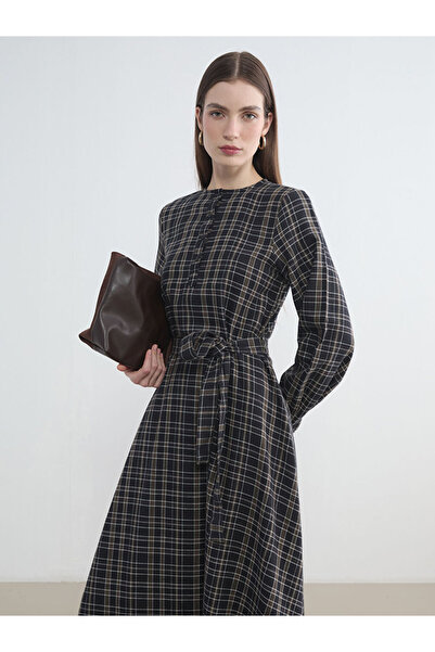 LC Waikiki Rochie neagră în carouri cu guler Hakim și curea