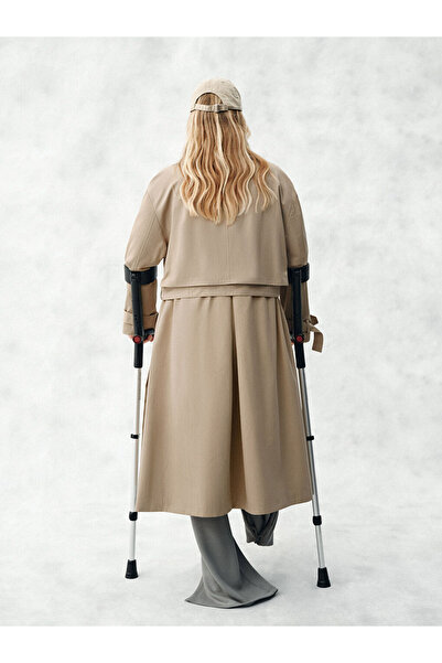 LC Waikiki GiyÇık Store Haki Kolay Giyilebilir Cırt Bantlı ve Fermuarlı Kadın...