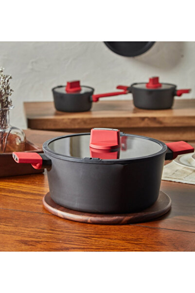 Generic Betty Crocker Casserole with Lid - 28 cm