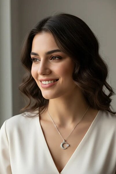 Clariss Çelik Zincir Gümüş Renk Ay Yıldız Model Zirkon Taşlı Kadın Kolye
