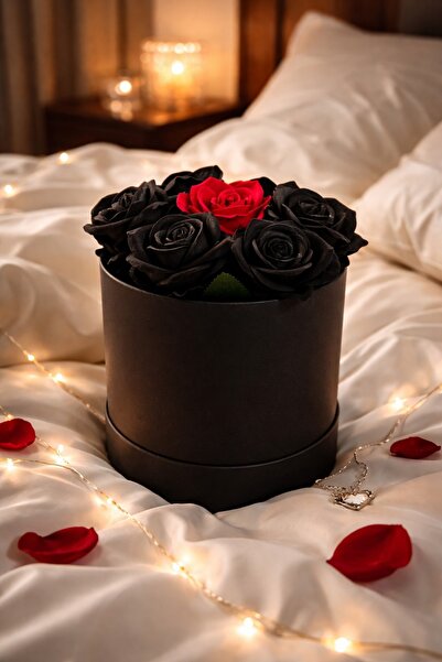 CHANCE GİFT Siyah Silindir Kutuda Kırmızı & Siyah Gül Aranjmanı Rose Box | Se...