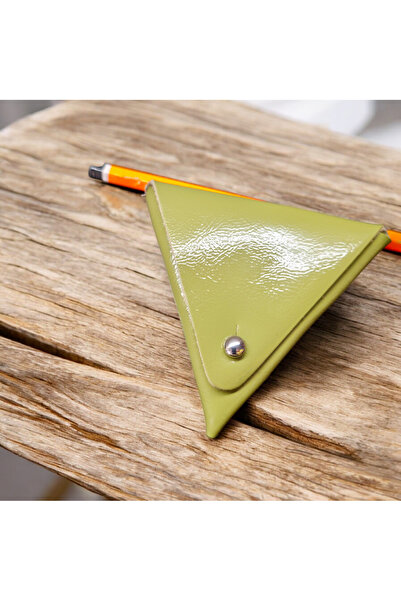 valentina victoria Genuine Leather Triangle-Shaped Coin Holder, Wired Headpho...