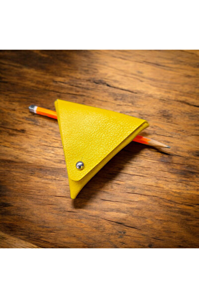 valentina victoria Genuine Leather Triangle-Shaped Coin Holder, Wired Headpho...