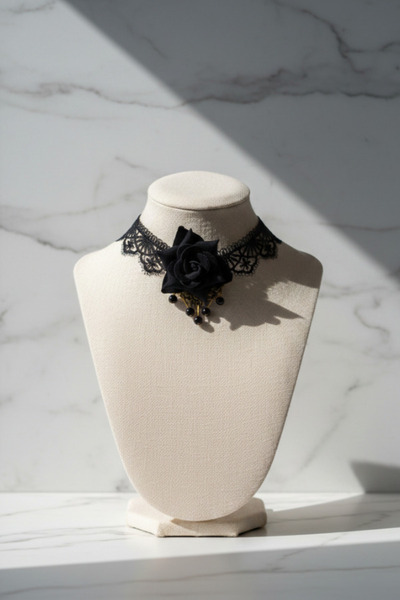 shop Siyah Gül ve Zincir Detaylı Choker Kolye - Gotik ve Victoria Dönemi Tema...