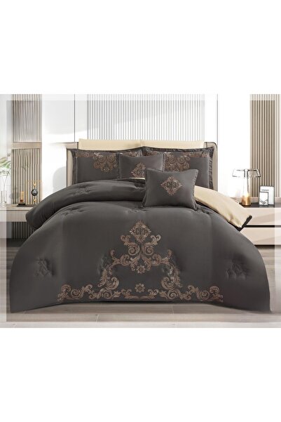 Moon A double bed comforter set with an embroidered design to give you elegan...