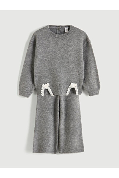 LC Waikiki Rmz Gi̇yi̇m Farkiyla Zero Roba Bow Detailed Baby Girl Knitwear Set