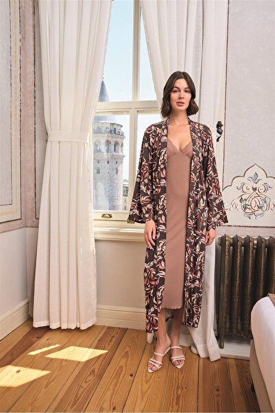Findit Leaf Patterned Slit, Ruched, and Low-Cut Plus Size Robe Set