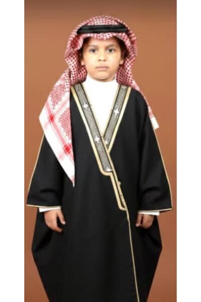 mm A boy's cloak for the founding day