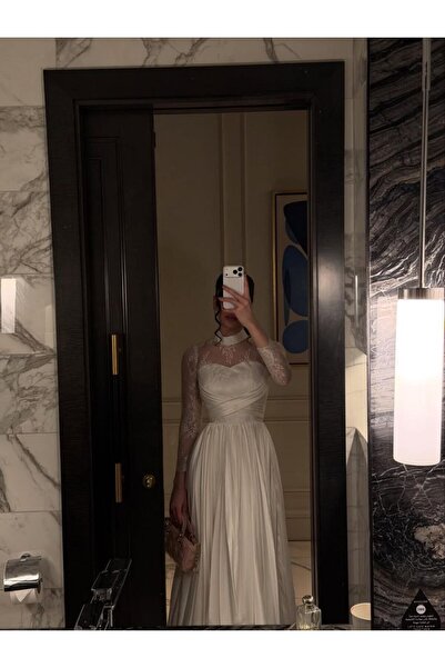 Kendallksa The elegant white dress "Solaf" consisting of three lines without ...