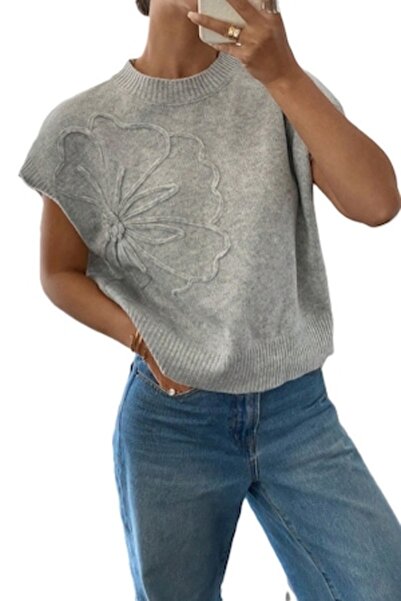 StreetWear Outlet Women's Sleeveless Sweater, Round Neck, 3D Floral Decoratio...