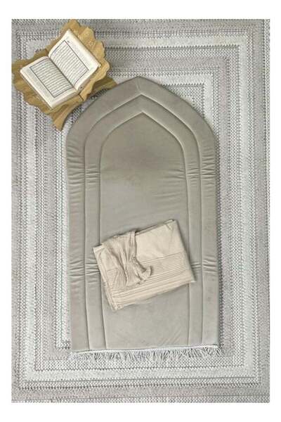 Fabricworks Ramadan Gift Set: Prayer Mat and Sheet Set for Women
