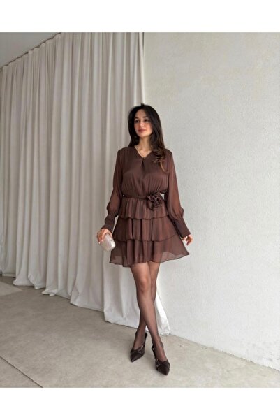 MOVELLA FASHİON PARLAK KUMAS GÜL KEMERLİ ASTARLI YENİ SEZON MİNİ ELBİSE