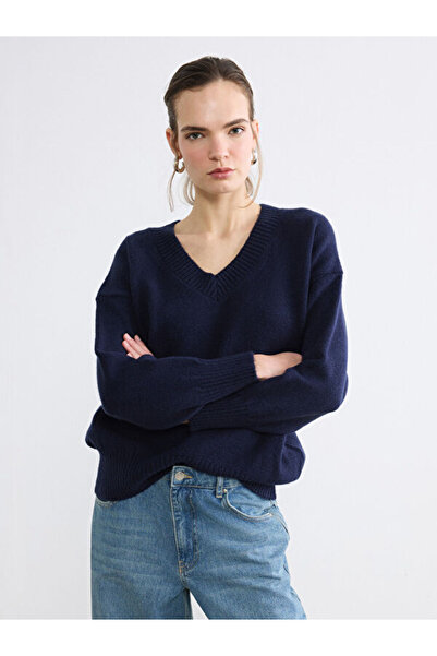 LC Waikiki Rmz Gi̇yi̇m Farkiyla V Dikim Loose Fit Women's Knitwear Sweater