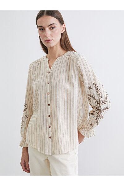 LC Waikiki قميص نسائي مخطط بياقة مدببة مصنوع من مزيج الكتان