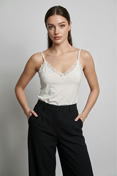 Seeh White Lace Adjustable Strap Women's Undershirt Sh360