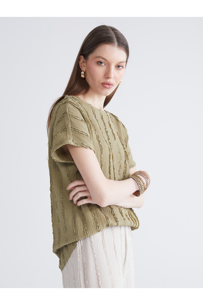 LC Waikiki بلوزة برقبة دائرية منقوشة