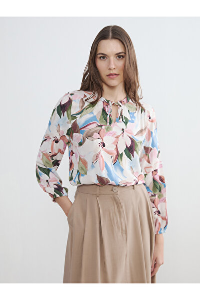 LC Waikiki بلوزة منقوشة بياقة صينية