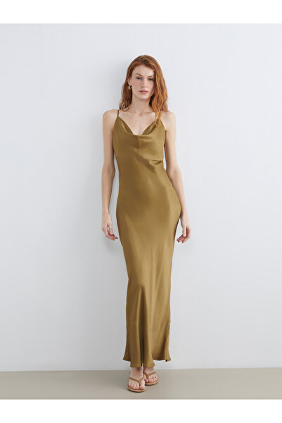 LC Waikiki فستان داخلي من الساتان بياقة منسدلة