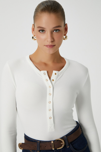 Ritnice Women's kelly lux touch gold button detail ecru blouse