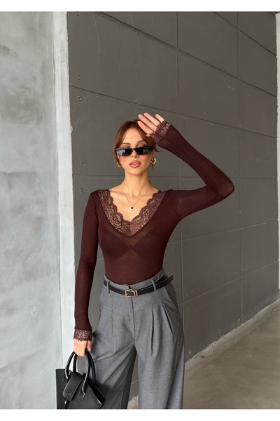 R-Style Διαφανής μπλούζα με λεπτομέρεια από δαντέλα