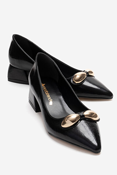 CCWAY AYAKKABI Women's Double Buckle Pointed Heeled Shoes; Black Wrinkled