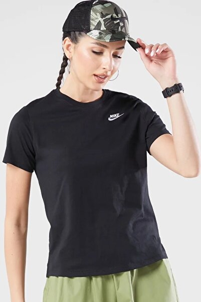 Nike Sportswear Club Essentials Womens T-Shirt Women's T-Shirt Black