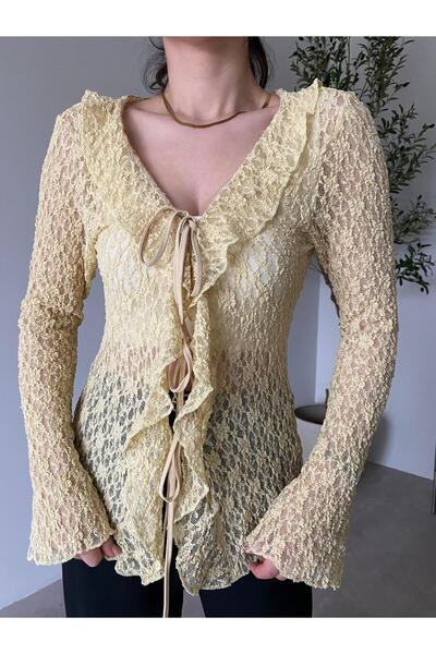 Bade Butik بلوزة دانتيل إسبانية ناعمة باللون الأصفر مع كشكشة