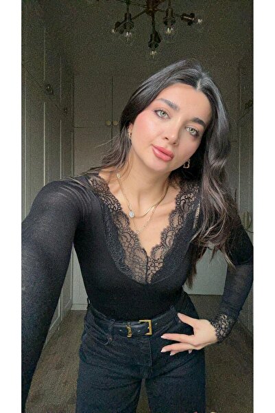 Bade Butik Siyah V Yaka Dantelli Bluz