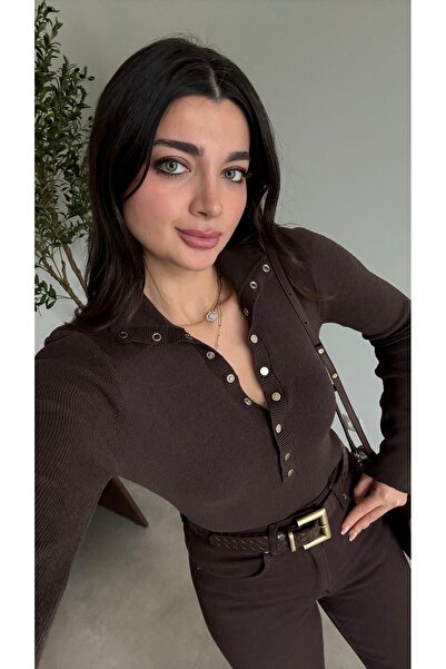 Bade Butik Καφέ πλεκτή μπλούζα με κουμπωτά κούμπωμα