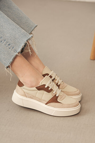 guijarro Beige Cream Tan Sneakers
