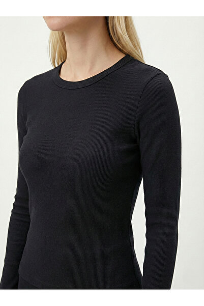 APT PRESTIGE Women's Black Basic Crew Neck Flexible Blouse with Finger Detail