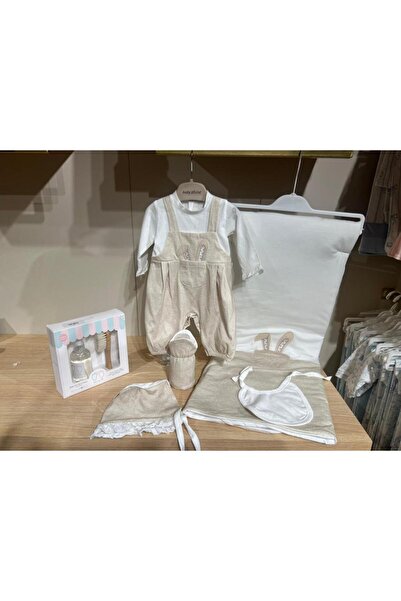 Generic Baby girl 5-piece set – European style (0-3 months) Off-white color