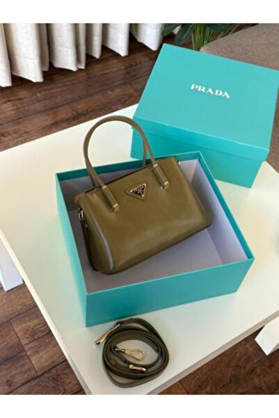 Generic High-quality shoulder bag with accessories