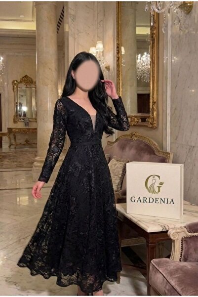Gardenia Fashion Evening Dress with Lace and Raised Floral Patterns