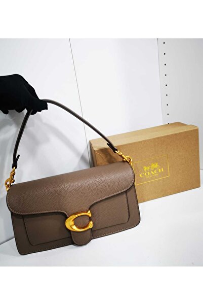 GGG Elegant and sophisticated women's shoulder bag with accessories