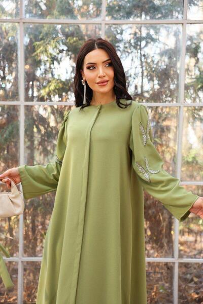 Dadali فستان مطرز بالفراشات مع حزام باللون الأخضر الفستقي