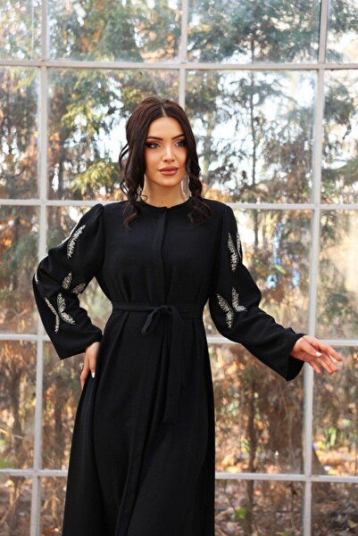 Dadali فستان أسود مطرز بتصميم الفراشة مع حزام