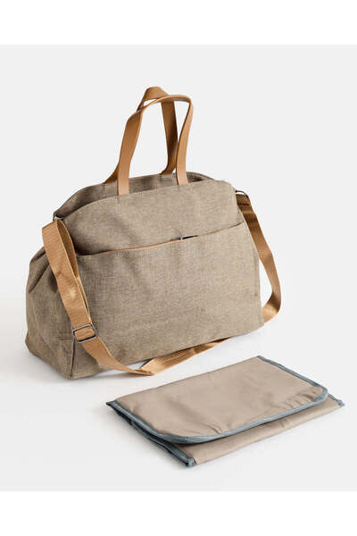 REDTAG حقيبة حفاضات مبطنة باللون البني مع حصيرة تغيير