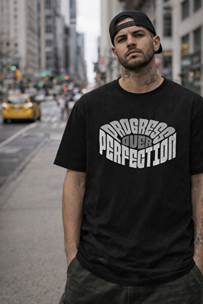 Gymmag Μαύρο unisex μπλουζάκι "Progress Over Perfection" με στάμπα Streetwear...