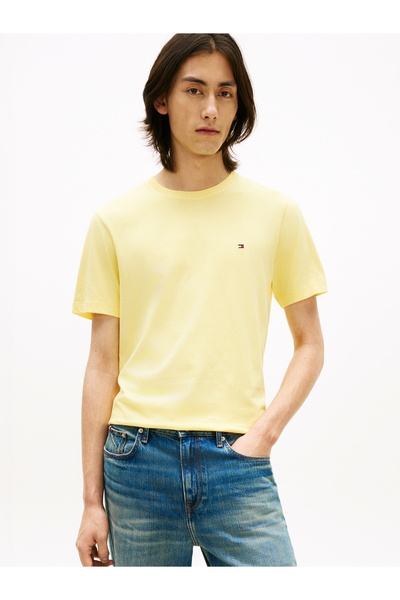 Tommy Hilfiger تيشيرت أصفر موسمي سادة بقصة عادية