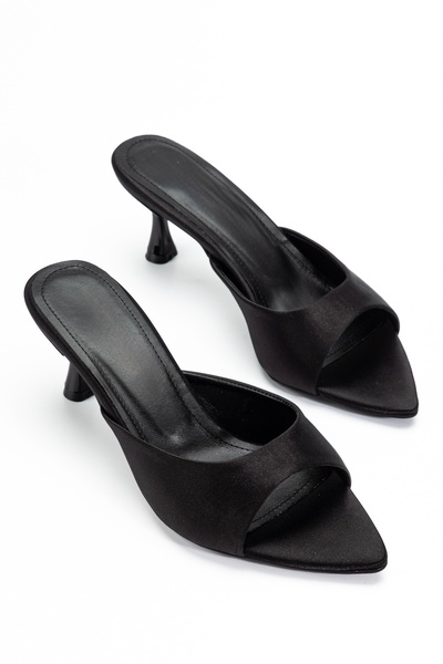 BY BERLE SHOES Kadın Siyah Saten Alçak Topuklu Sivri Burun Sandalet