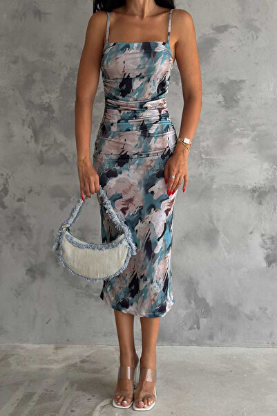 Swana فستان نسائي متوسط الطول من القماش المرن بنمط الباتيك الأخضر بدون أكتاف ...