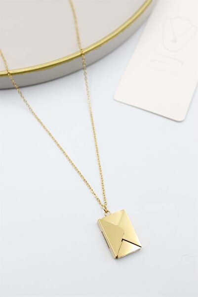 Mestore قلادة بحرف - ذهبي