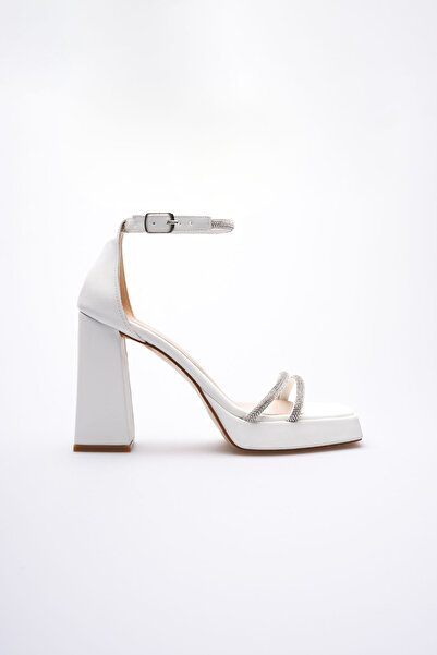 Generic Brand Women's White Heeled Sandals Tr12My01B