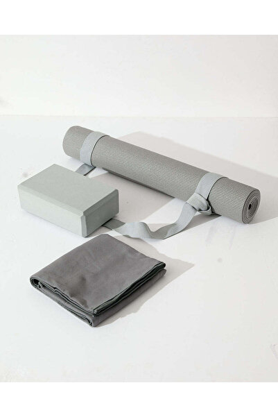 REDTAG حصيرة يوغا رمادية اللون من مادة PVC مع حزام ووسادة ومنشفة (3 قطع)