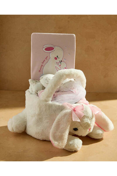 REDTAG طقم هدايا للمواليد الجدد على شكل أرنب وردي وأبيض (8 قطع)